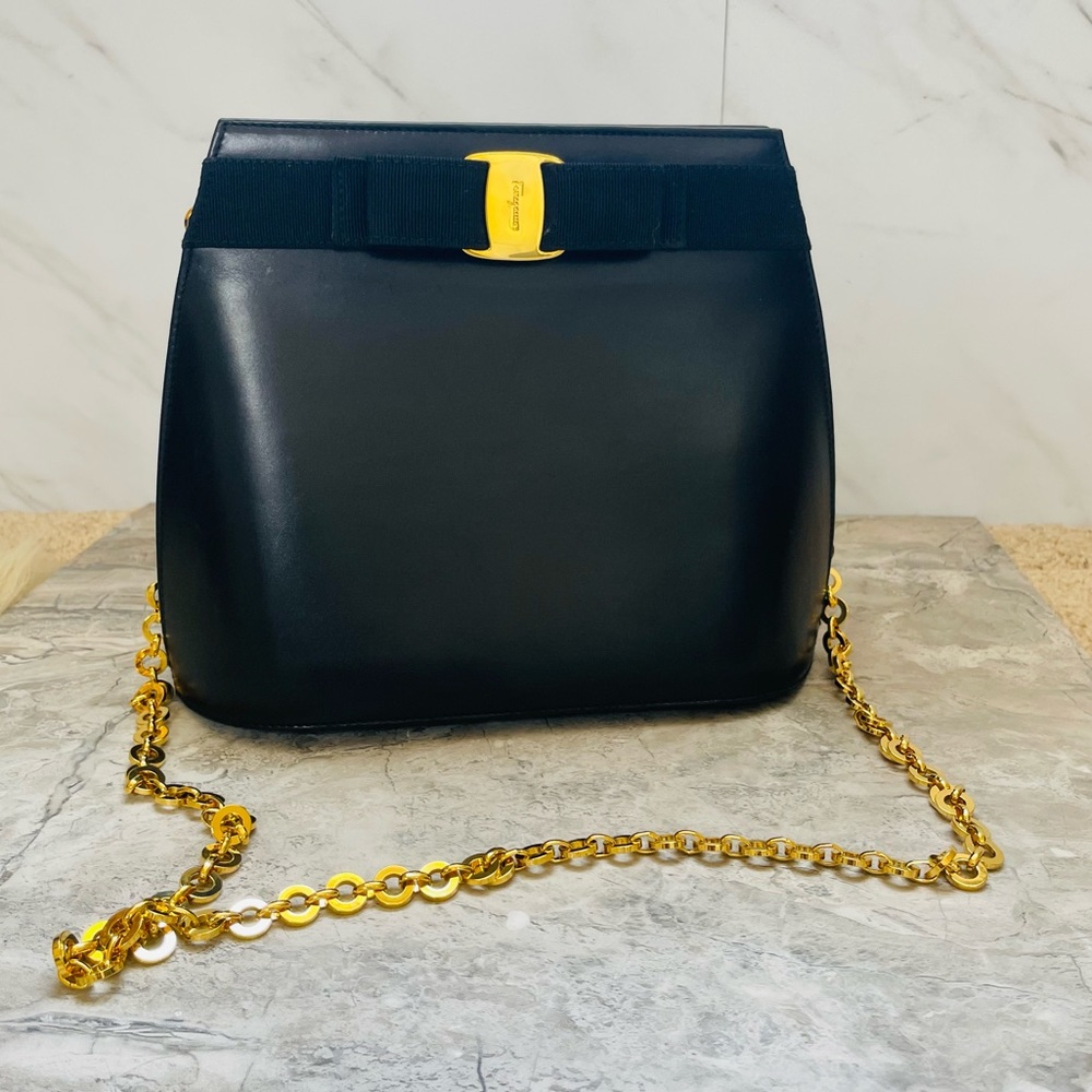 GUC Vintage Black Leather Grosgrain Ribbon Vara Buckle and Gold Tone Crossbody